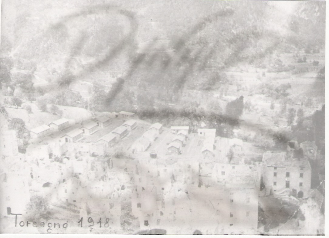 125-torcegno-1918-baraccopoli-tra-le-rovine-l